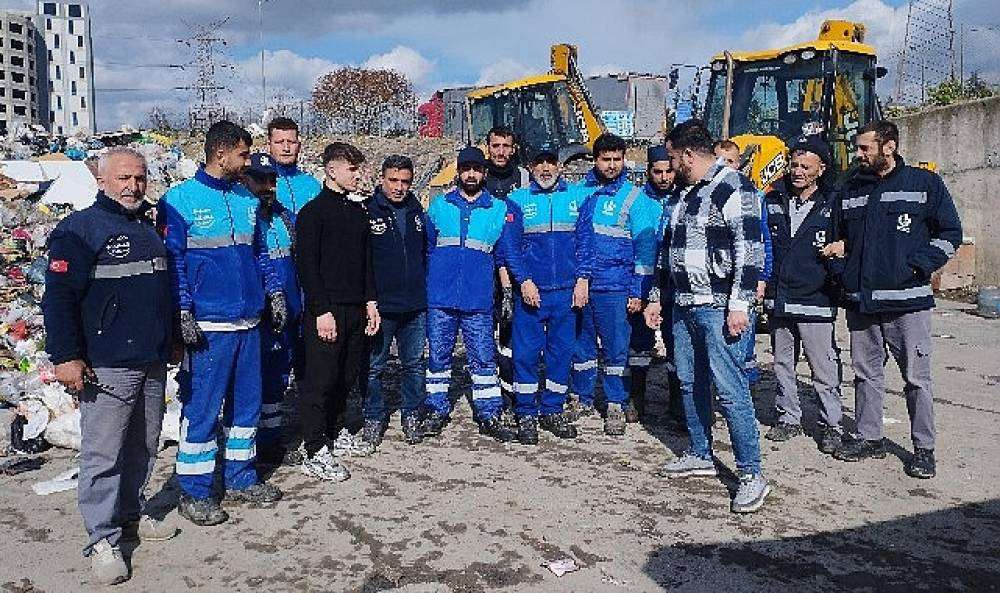 10 ton çöp içinde 100 bin TL'yi aradılar