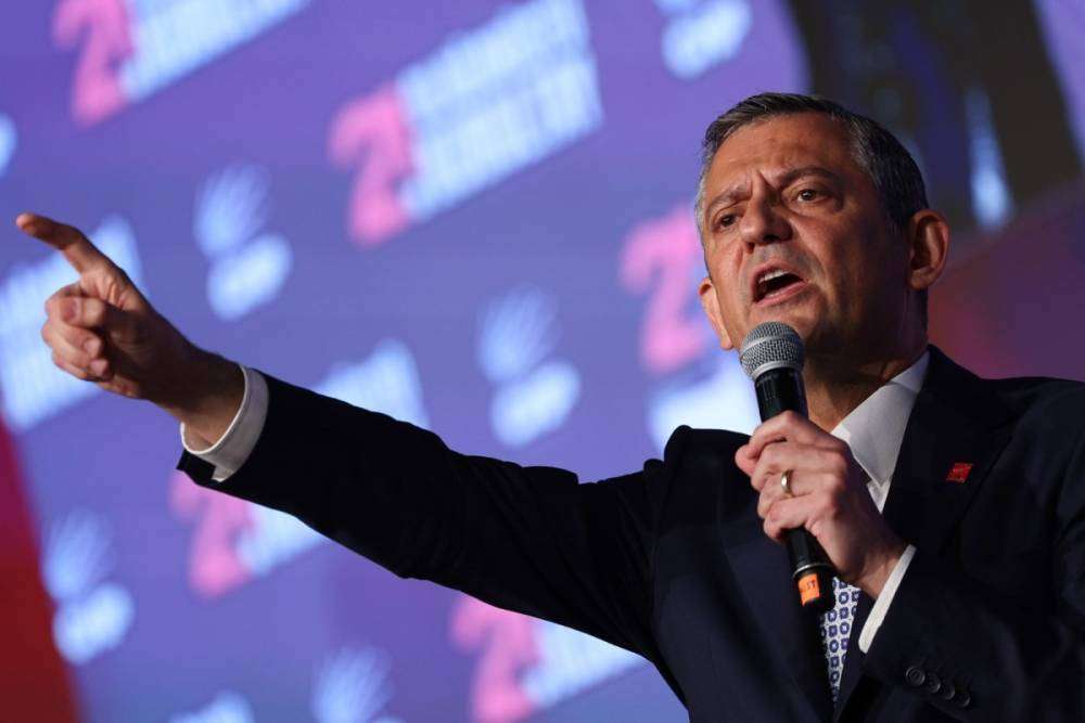 Özgür Özel: 'Ekrem Başkan için, demokrasi için, adalet için Ağrı Dağı’na da çıkıp miting yapacağız' 